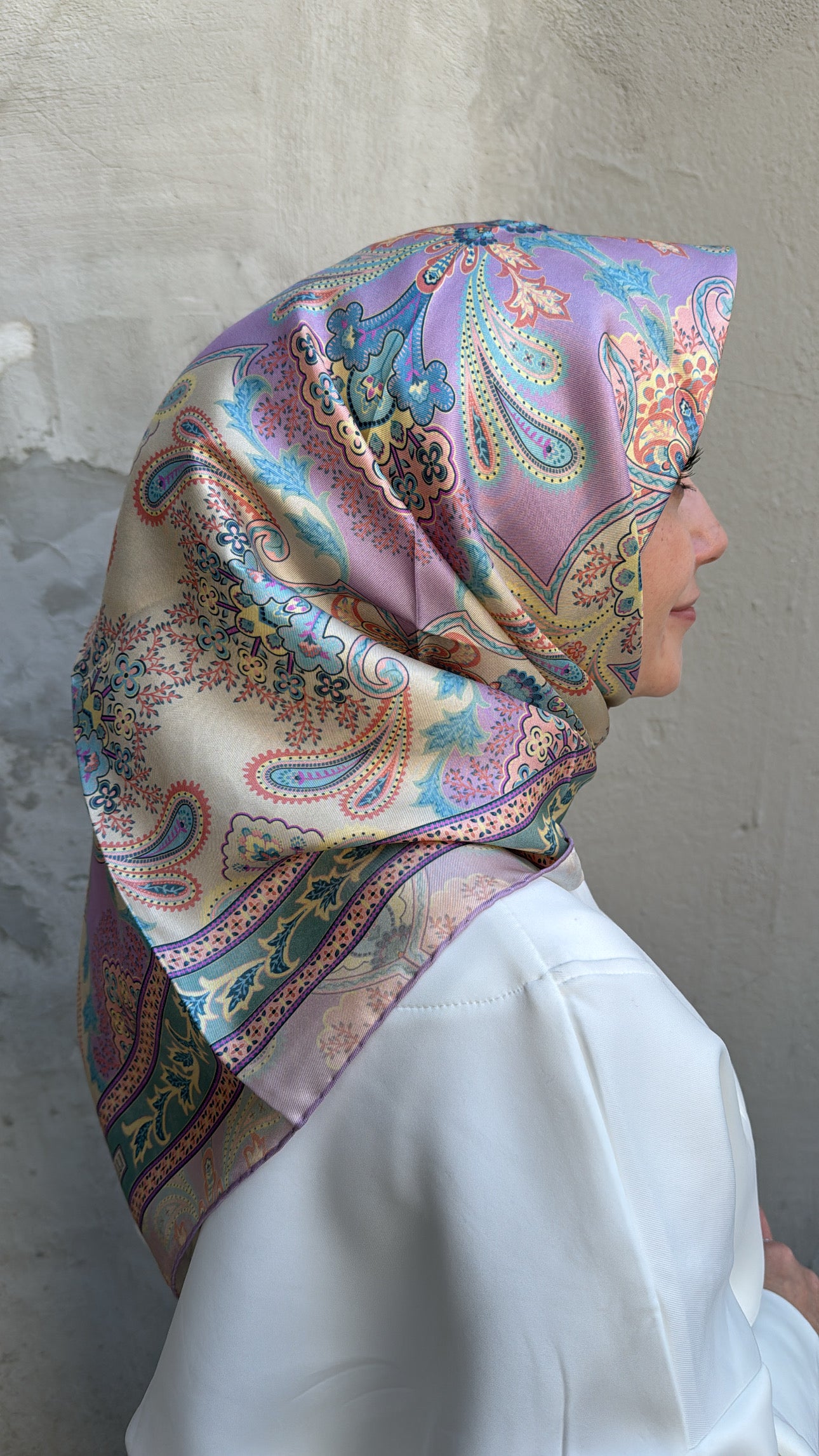 Belli Pembe Çok Renkli Etnik Desen %100 Twill İpek Eşarp 4304-80