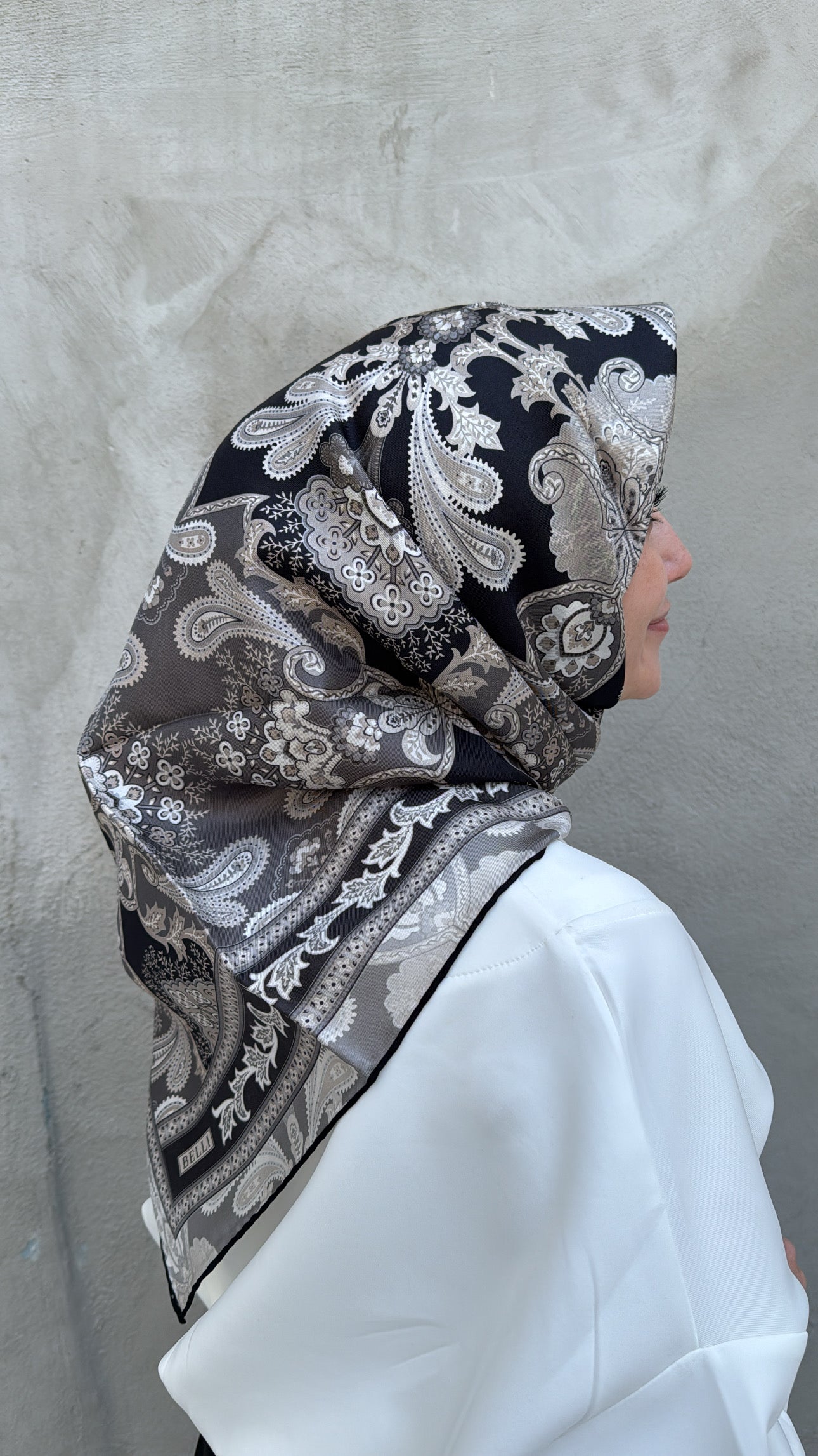 Belli Siyah Etnik Desen %100 Twill İpek Eşarp 4304-06