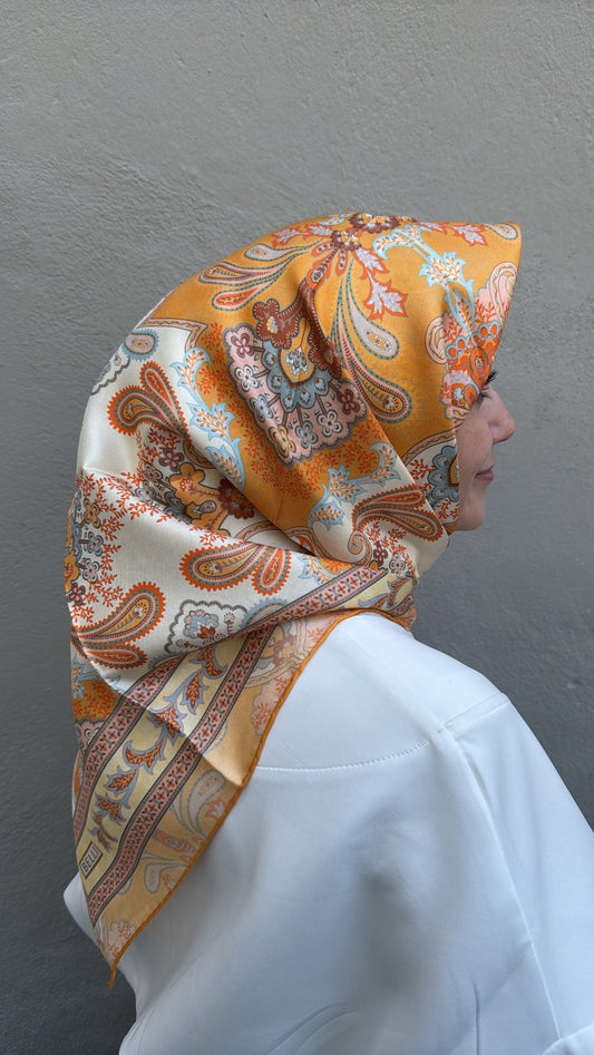 Belli Sarı Etnik Desen %100 Twill İpek Eşarp 4304-81